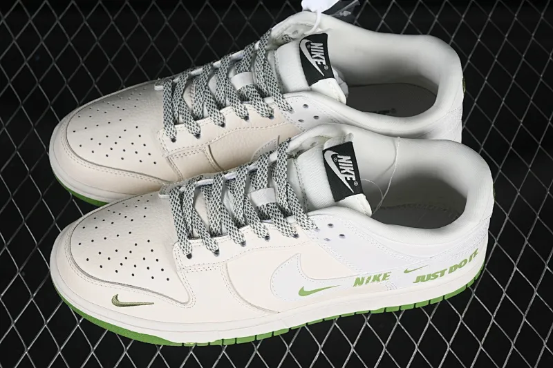 All categories Nk SB Dunk Series Nk SB Dunk Low High-end customized low-top sneakers Nike SB Dunk Low Beige White Hook Anniversary high-end customized low-top casual sneakers KK1333-042